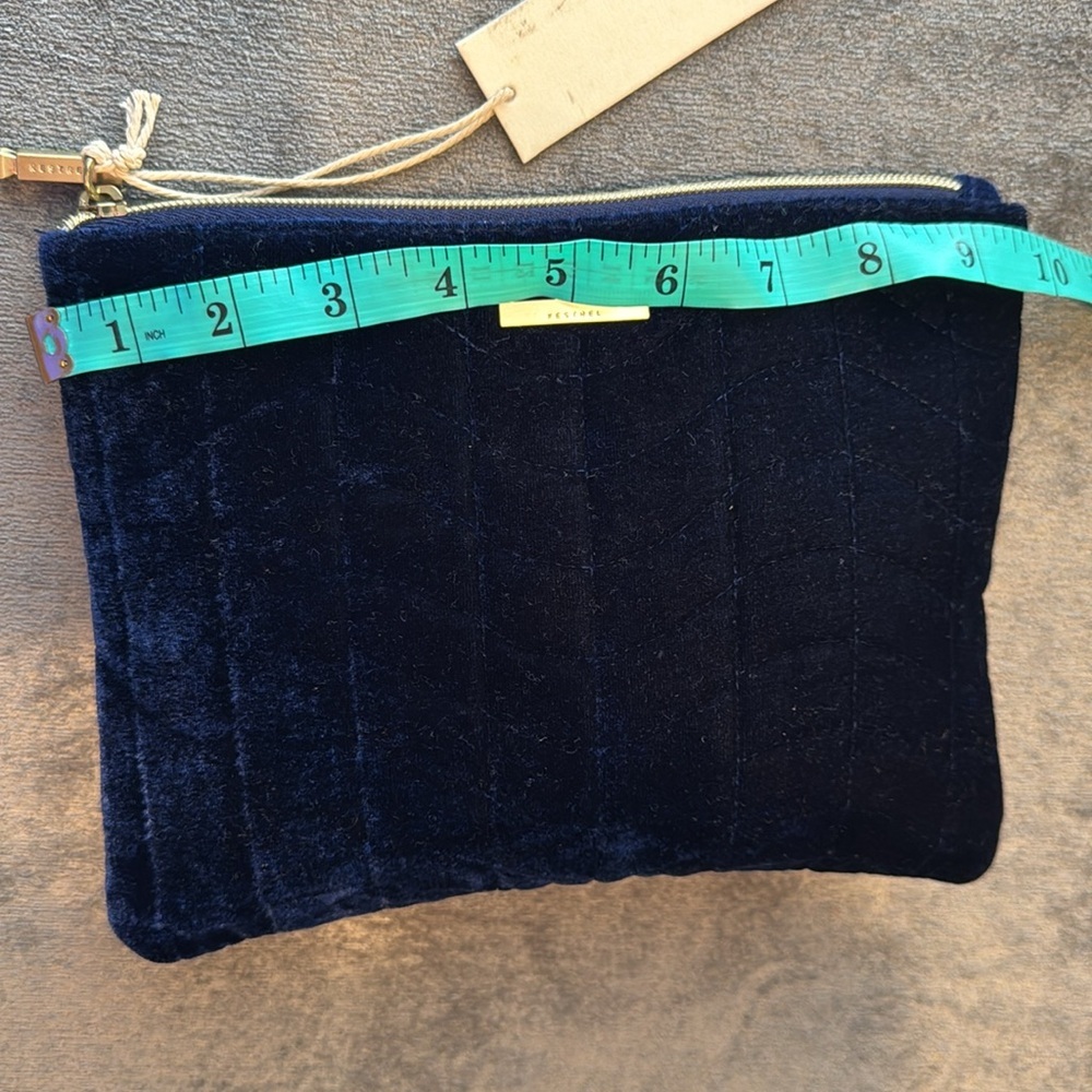 Kestrel- NWT  Navy Blue Velvet Quilted Pouch / Cosmetic Bag - Picture 6 of 10